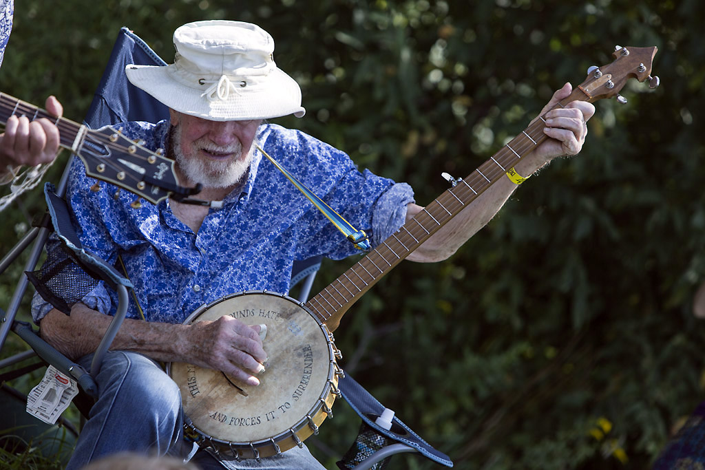 PETE SEEGER