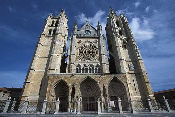 Resultado de imagen de IMAGENES DE LA CATEDRAL DE LEON